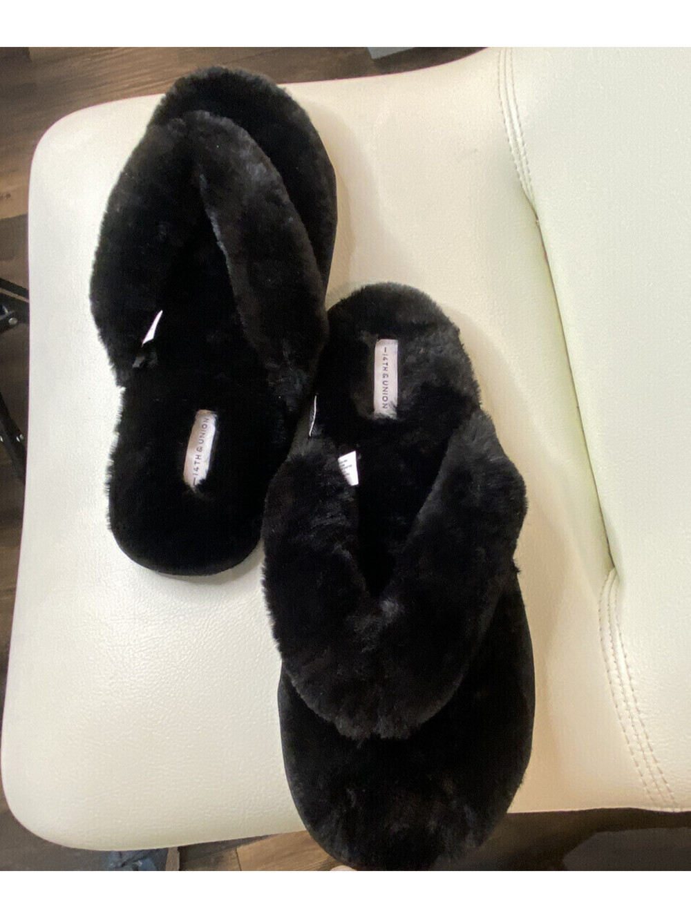 Women’s 14th And Union Nordstrom Black Faux Fur Slippers.Thong Slip on Shoes.XL.